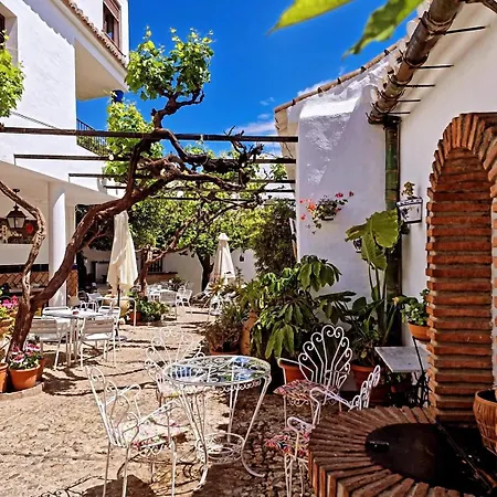 Rural Oliva Hotel Comares